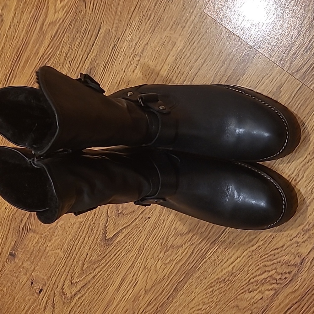 Nwot Fabianelli leather boots.
